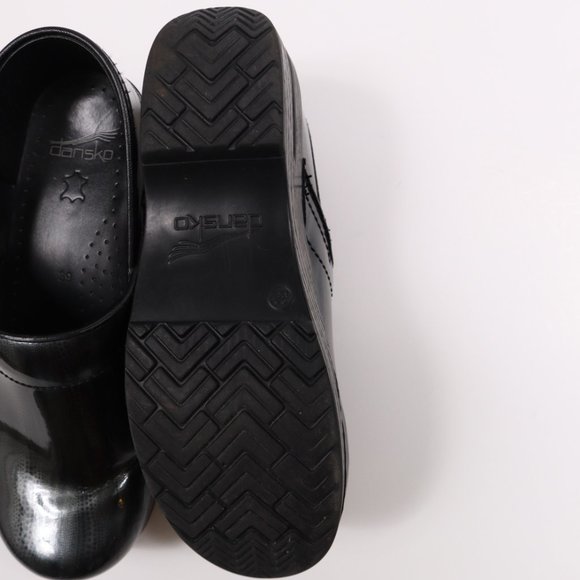 Dansko Patterned Leather Upper Clogs	Black	Size	39 - Picture 5 of 7